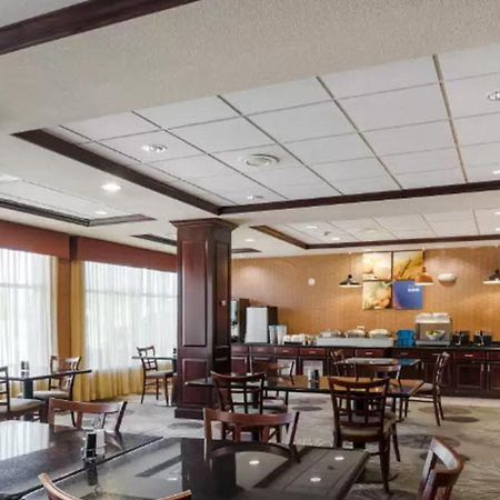 Lake Texoma Inn And Suites Denison Buitenkant foto